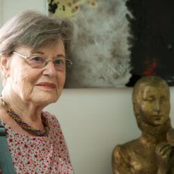 בסטודיו של חנה אורלוף בפריז