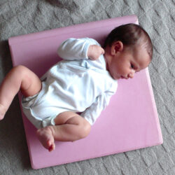 אלבום כרוך בעור ורוד להדבקה