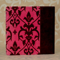 קטיפה מחפצים בורדו דוגמא