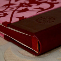 בד קטיפה ועור בורדו יין וורוד