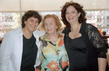 פוד ארט, אוה בת 40 ומאושרת