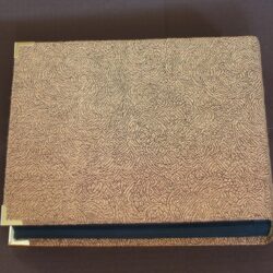 פינות מוזהבות