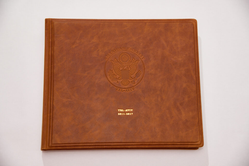 אלבום דיגיטלי כריכת עור והטבעה