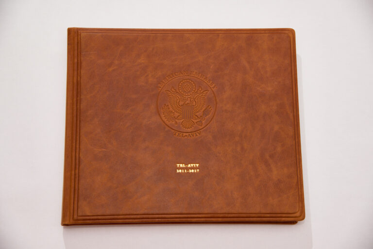אלבום דיגיטלי כריכת עור והטבעה