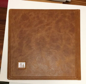 ספר כרוך בעור