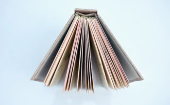 תפירת דפים בעבודת יד