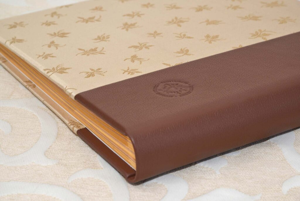 אלבום חתונה עם דפים קרם