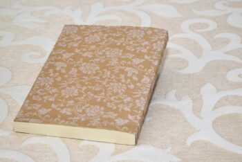 מחברת מחופה בבד עדין וחגיגי, 128 עמודים, 100גר׳ כ״א