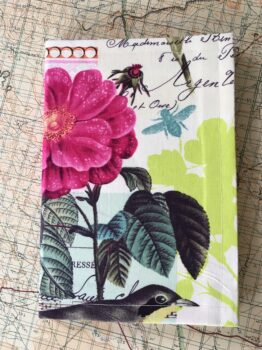 מחברת שורות פרפרים ופרח, צבעונית ושמחה