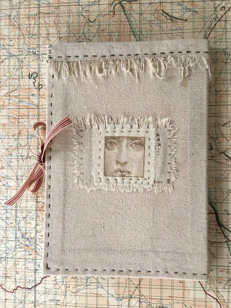 מחברת שורות בד טבעי רקומה וסרט סגירה