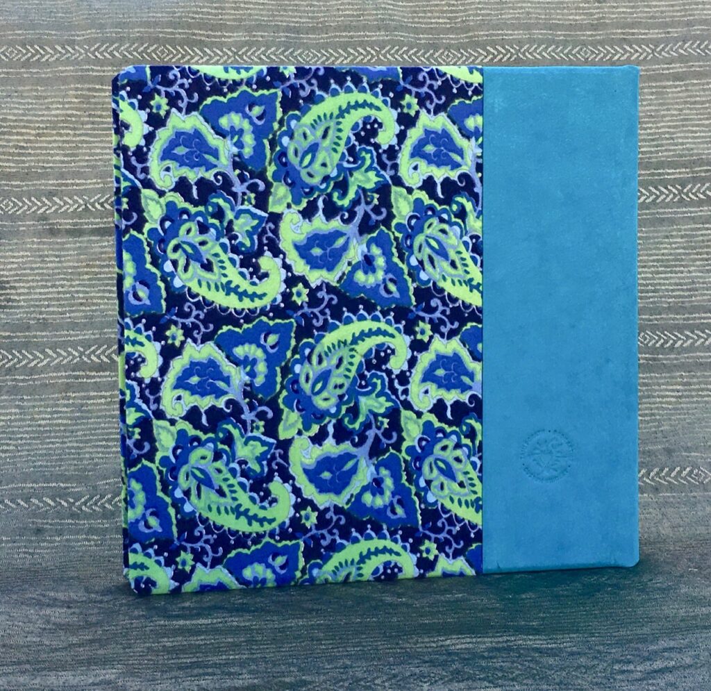 אלבום חתונה כחול ירוק עם דפים כחולים