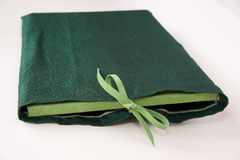 אלבום תמונות מתנה בכיס מבד