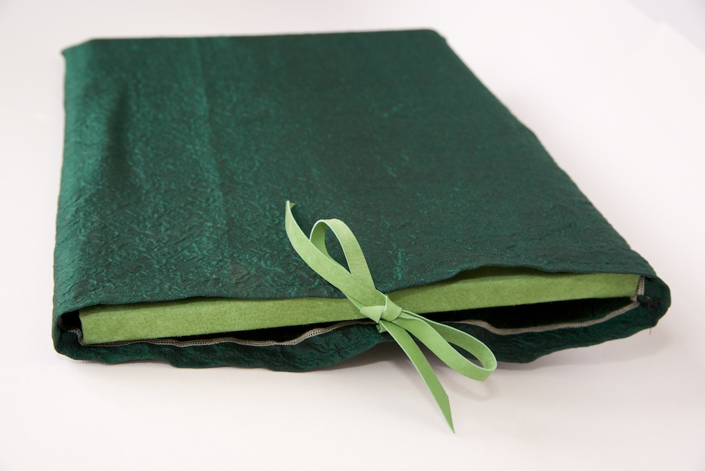 אלבום תמונות מתנה בכיס מבד