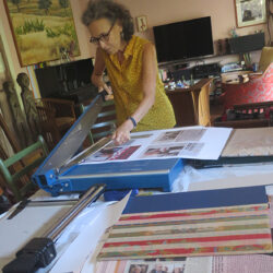 אלבום ברגים בהדבקה